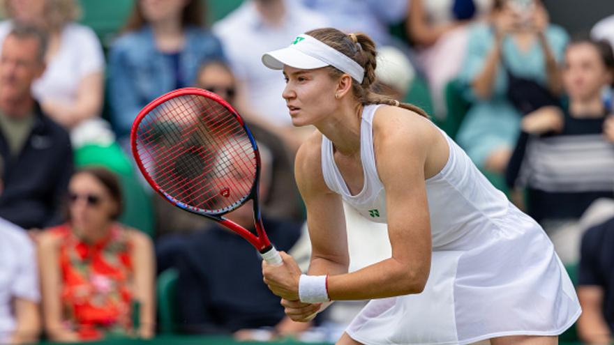 Неожиданный вылет: Елена Рыбакина завершила выступление на Уимблдоне-2025