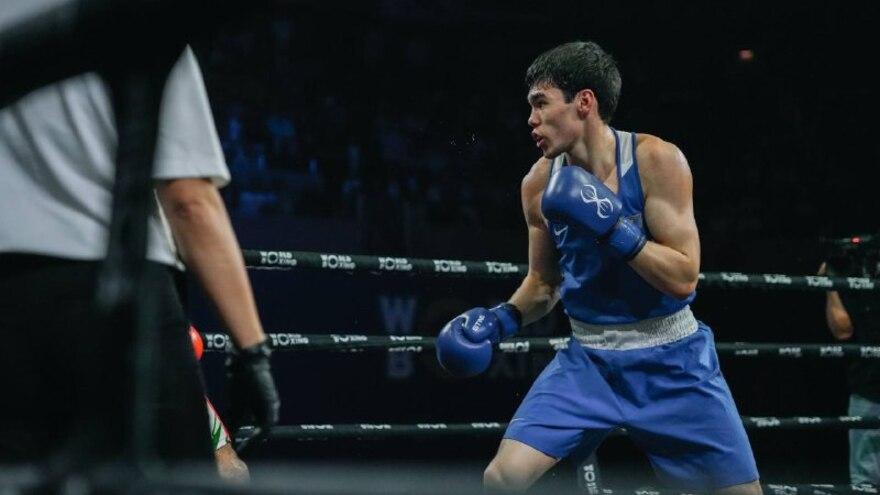 Победа в тяжелом бою: Аккалыков пробился в финал турнира World Boxing