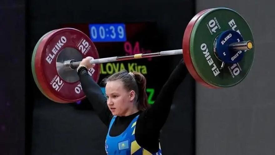 Кира Данилова уверенно выиграла золотую медаль чемпионата Азии по тяжелой атлетике