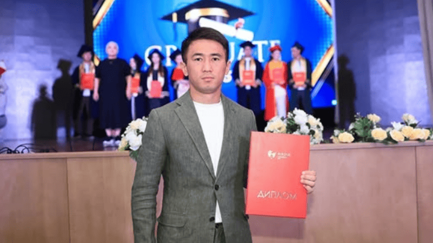 Чемпион с дипломом: Махмуд Сабырхан стал магистром