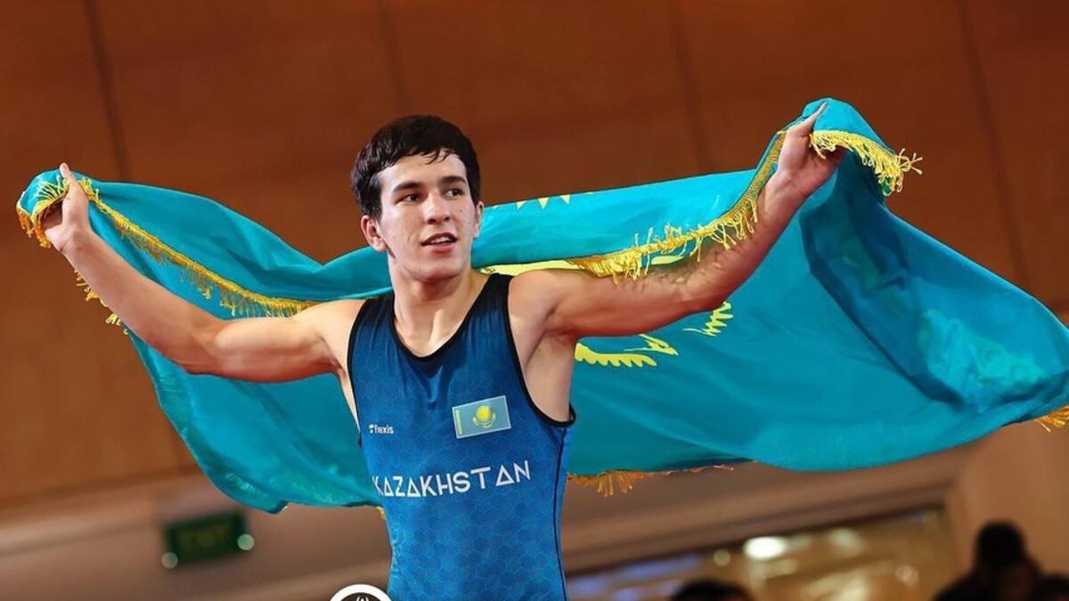 Сборная Казахстана по классической борьбе стартовала на юношеском чемпионате мира