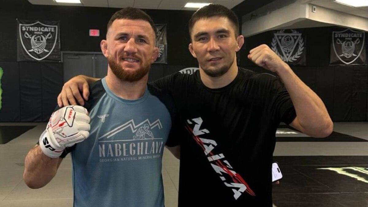 Видео. «Let’s go, Kazakhstan!». Двалишвили поддержал казахстанских бойцов в Лас-Вегасе