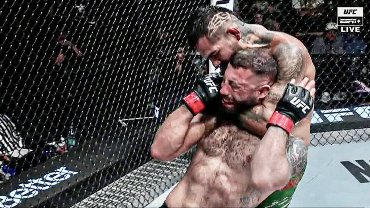 Эрнандес задушил Долидзе в главном бою UFC on ESPN 72