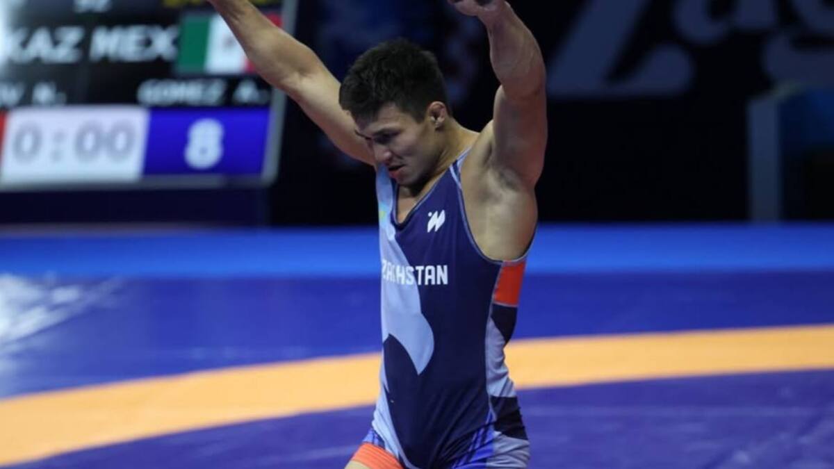 Лидер сборной Казахстана оступился в полуфинале чемпионата мира по борьбе