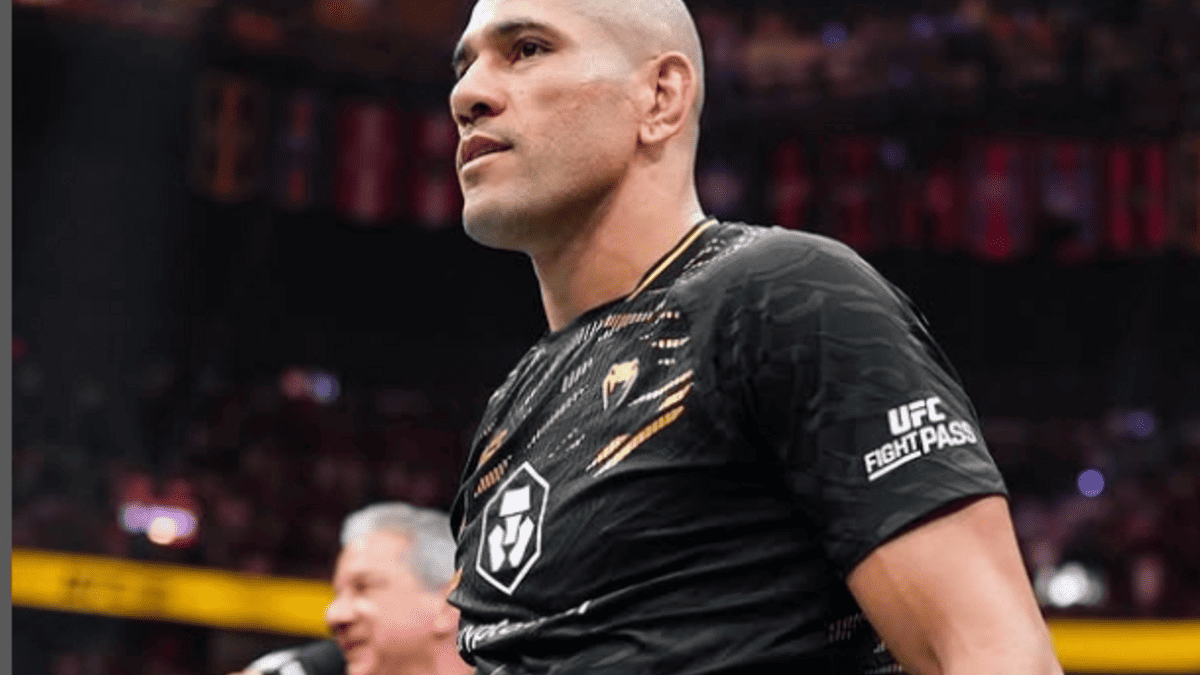 Алекс Перейра вышел на второе место в истории UFC по числу титульных побед
