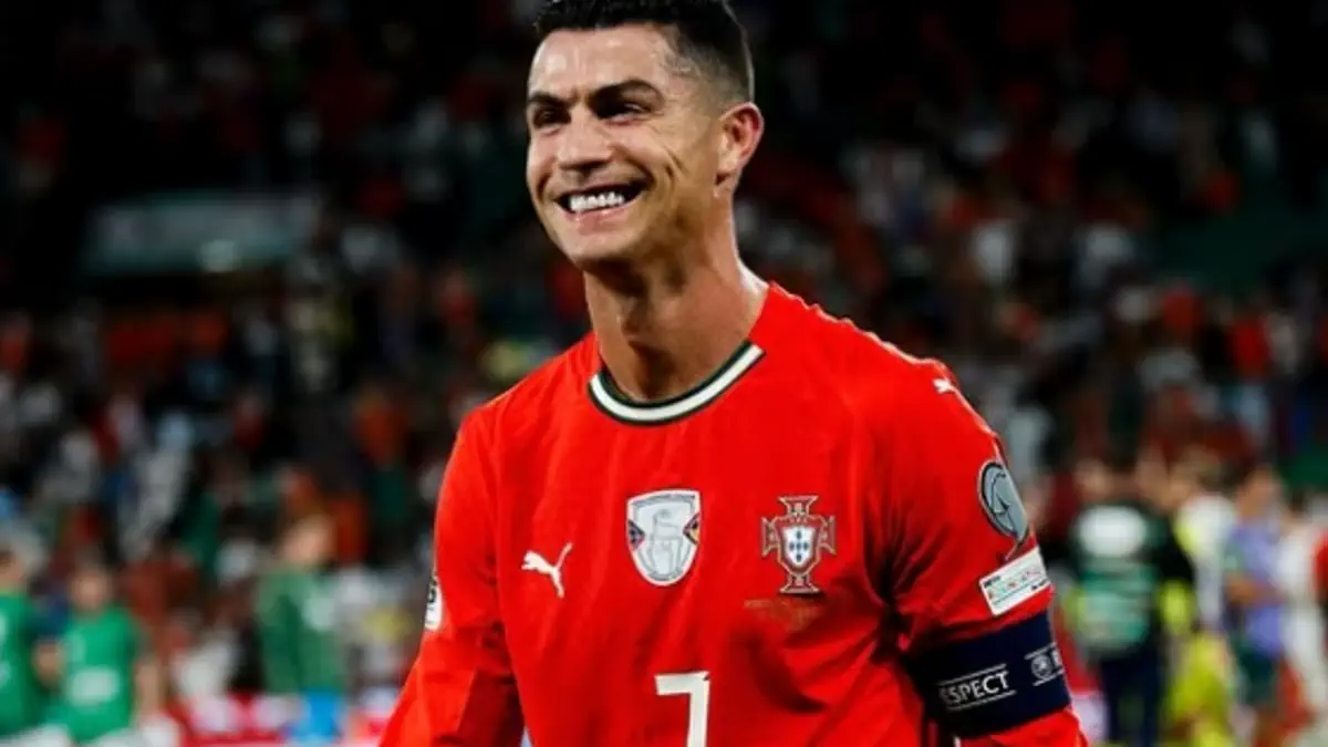 Олар аузында қышиды Еркектер үлкен әтеш видеосын тартып жатыр