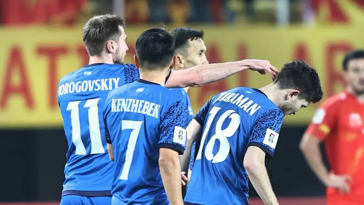 Алғашқы анальді сурет Үлкен кеуделердің жетілген фотосуреттері