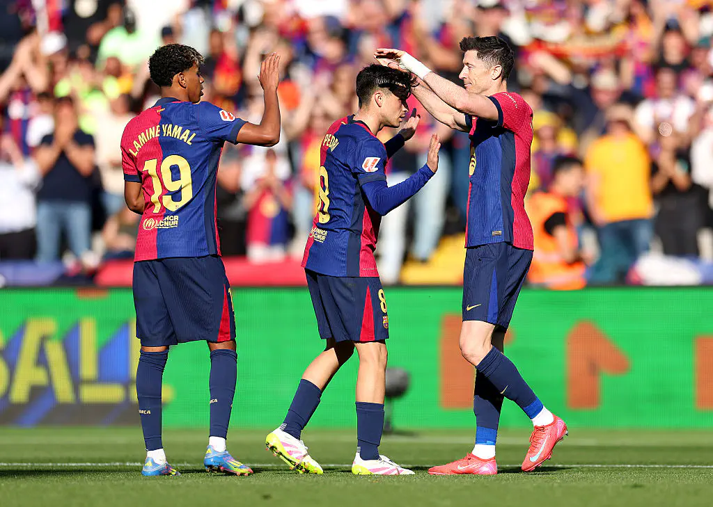 Нудистер кішкентай пенистік бейне