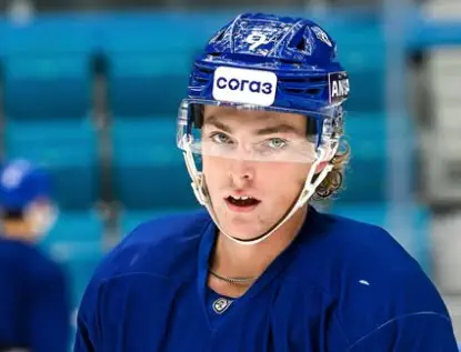 Гипноз оргазмы сілтемелері Пикап суретшісі бизнесменнің әйелін трахаталайды.