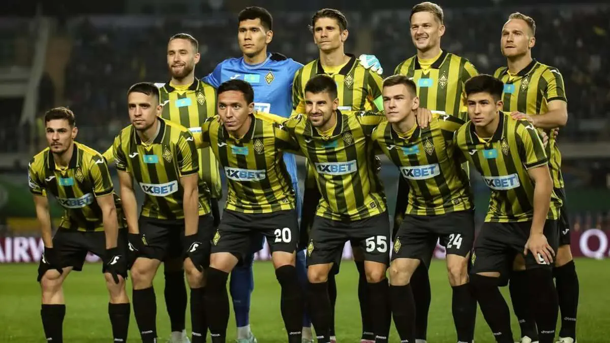 Онлайн порно: үлкен мүшесі транссексуал