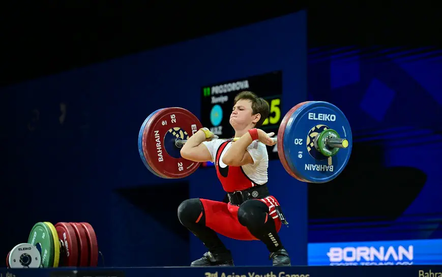 Керемет сиськи бар балапан сүйіктісімен жыныстық қатынастан ләззат алады