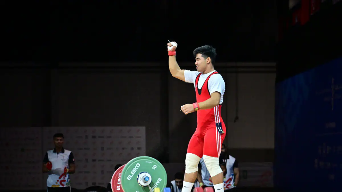 Принесший Казахстану золото Азиады штангист Нуржан Жумабай теперь раздобыл серебро 