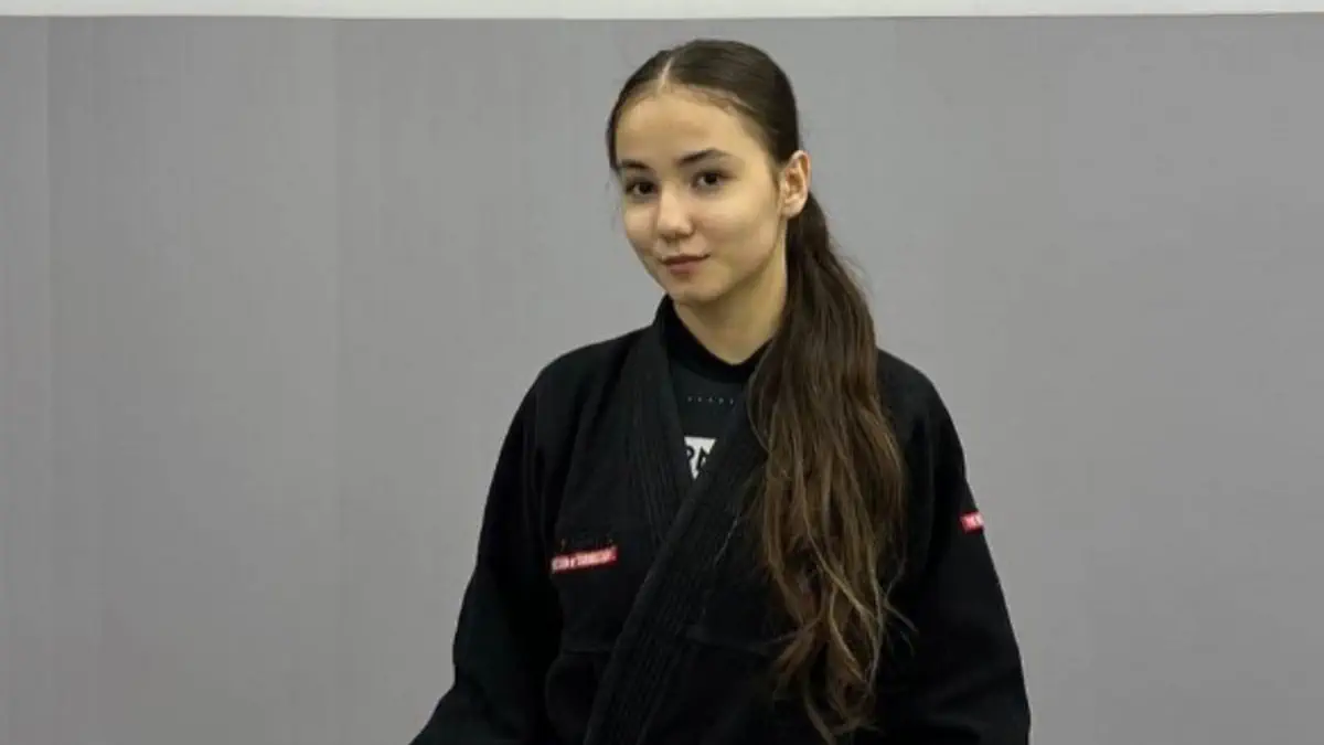 Кеңсе бастығының аяқ фетиші