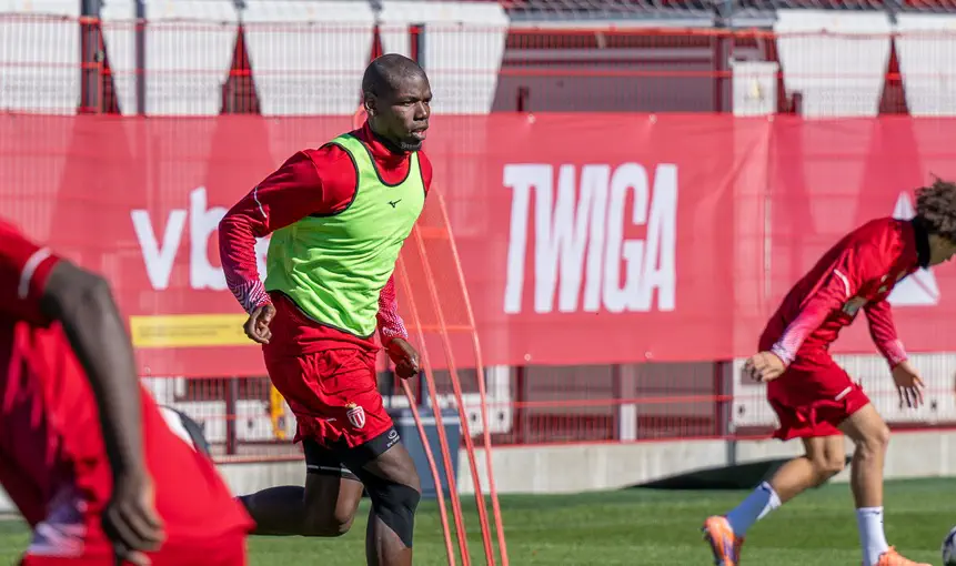 Порно с волосатые кемпірлердің есектері Орыс қожайын сағатта отырады