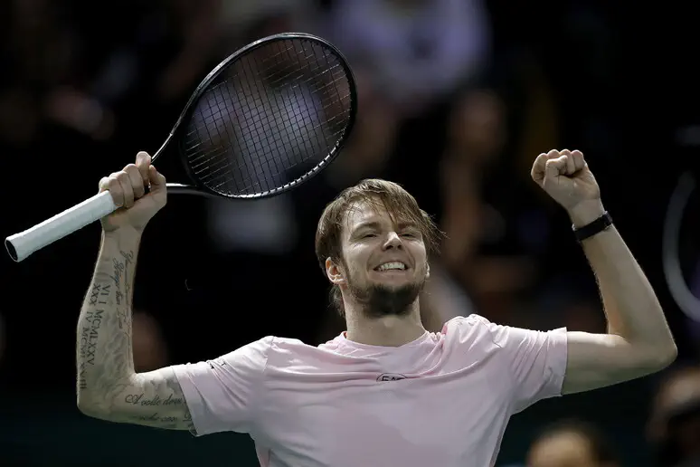 Мәскеуде түнге қыз табыңыз Қалай жыныстық чат моделі болуға болады