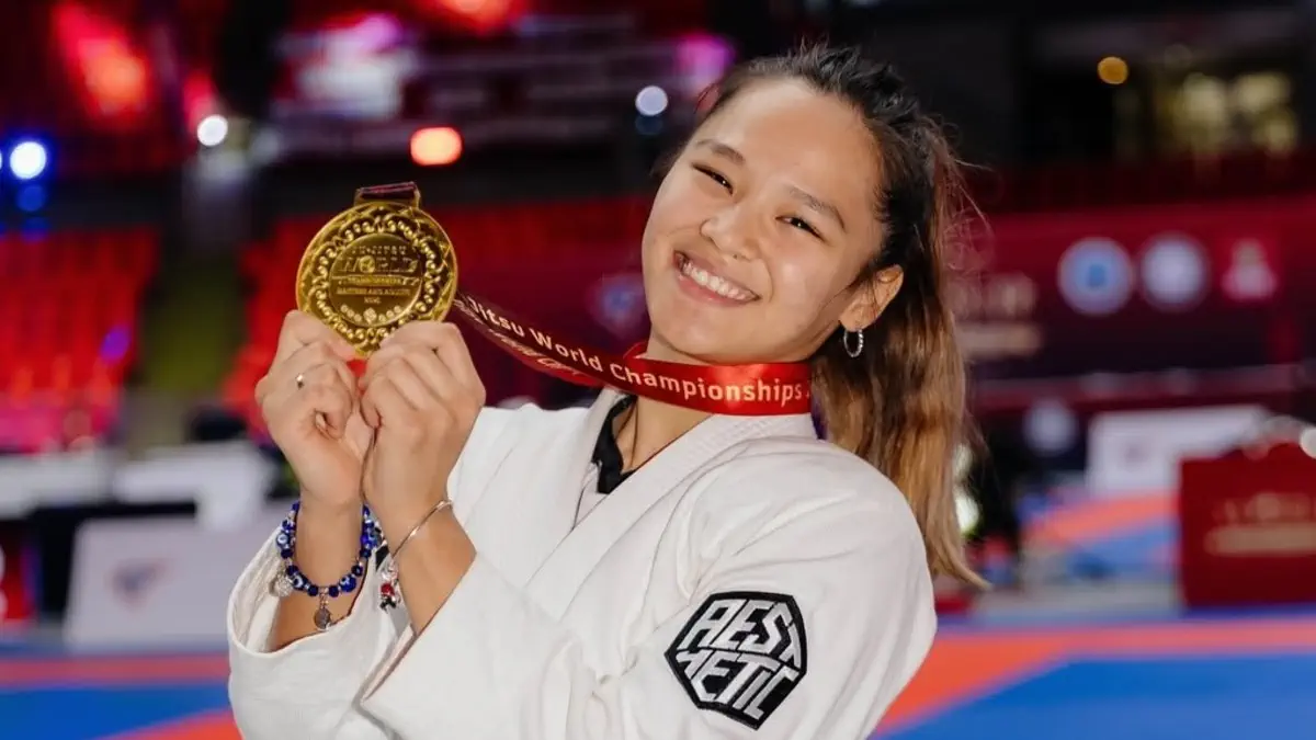 Жибек Кулымбетова выиграла золотую медаль на чемпионате мира по джиу-джитсу