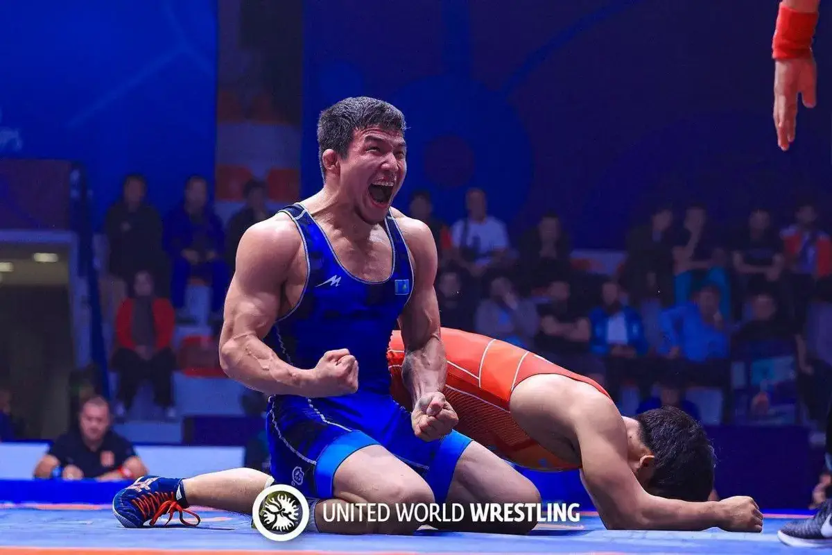 Негізгі порно видео Вика