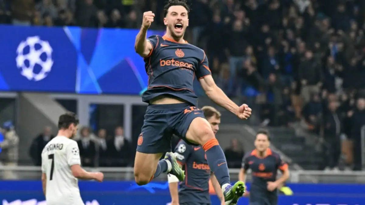 Ұлымен жыныстық қатынасқа түсуді қалайтын анасының порно видеолары