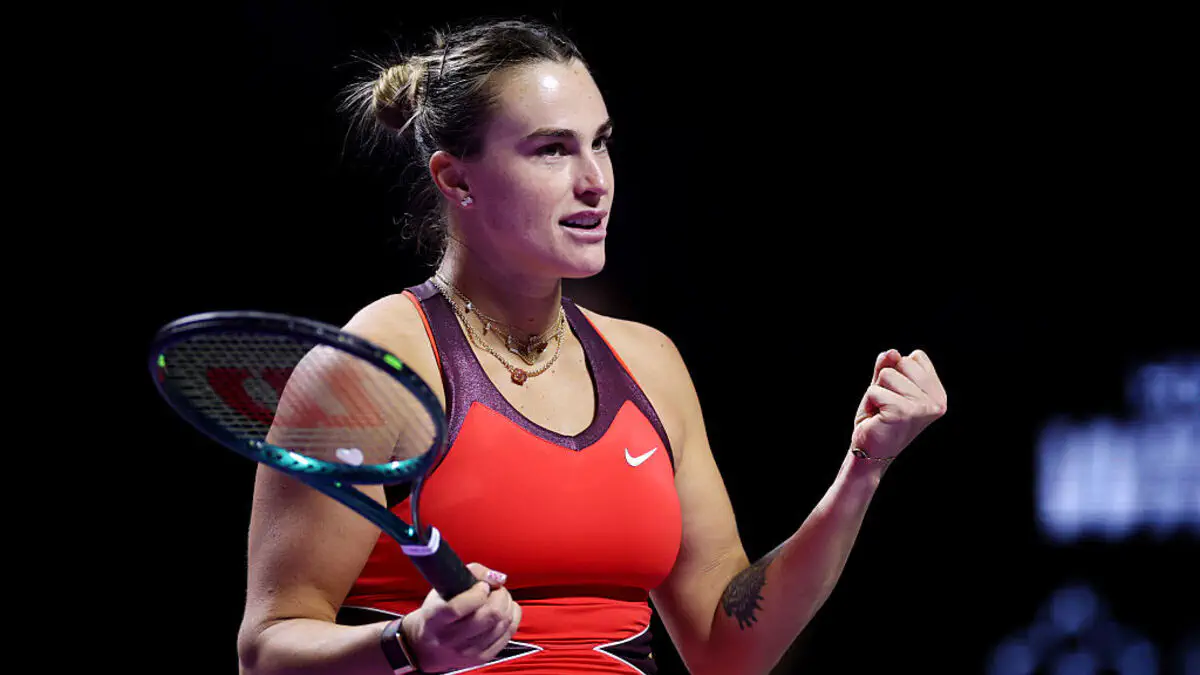 Сексуалды түкті Азерка Лифтке кептеліп қалған қызды былғады