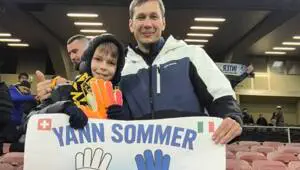 «Армандар Чемпиондар Лигасында орындалады». Зоммер шымкенттік балаға қолғаптарын сыйлады