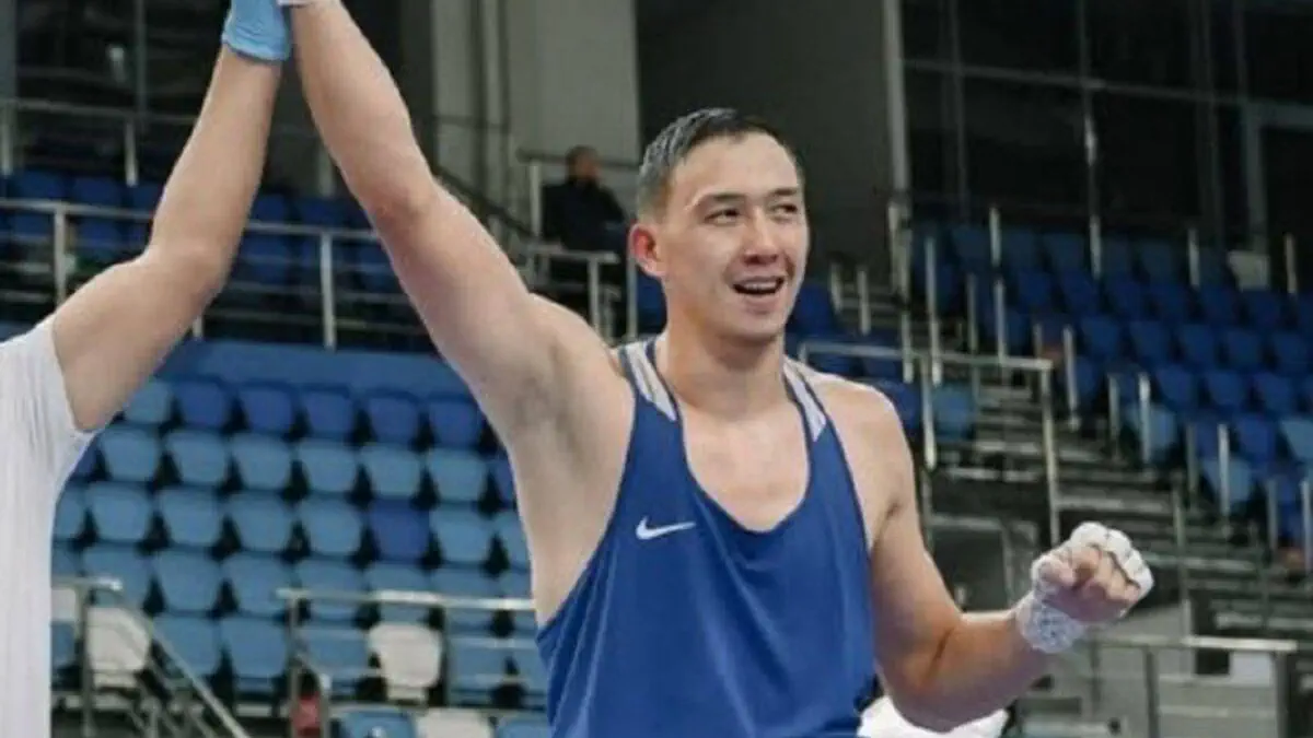 Чемпиондық деңгейдегі үстемдік. Қазақстандық боксшы жартылай финалда қарсыласын аямады