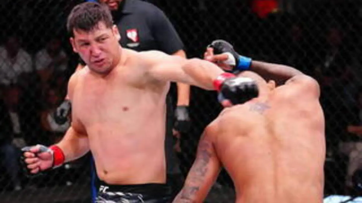 Последний шанс? Казахстанский боец UFC получил опасного соперника из Бразилии