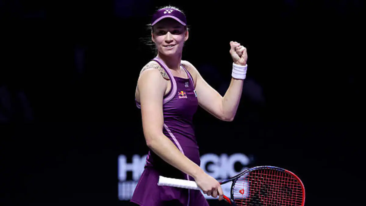Елена Рыбакина завершила одиночный сезон уверенной победой