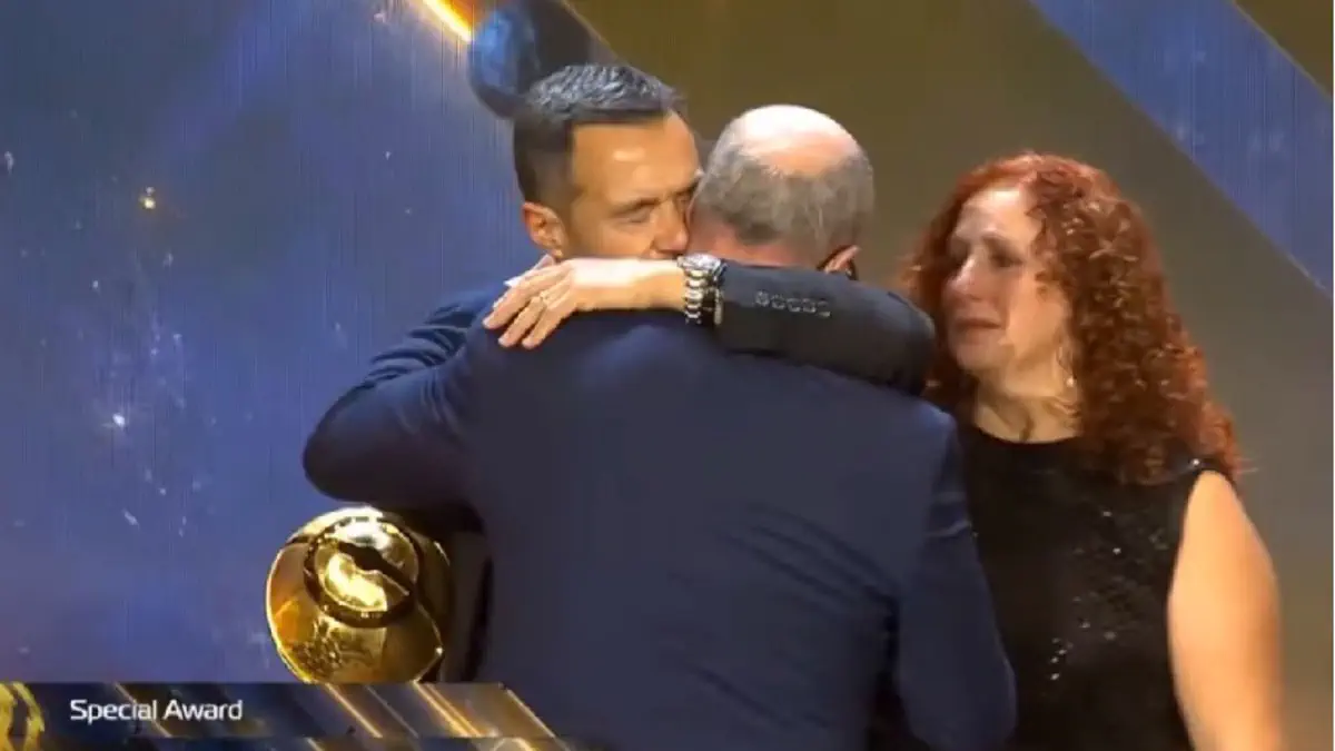 Зал аплодировал стоя. Диогу Жота стал обладателем специальной премии Globe Soccer Awards