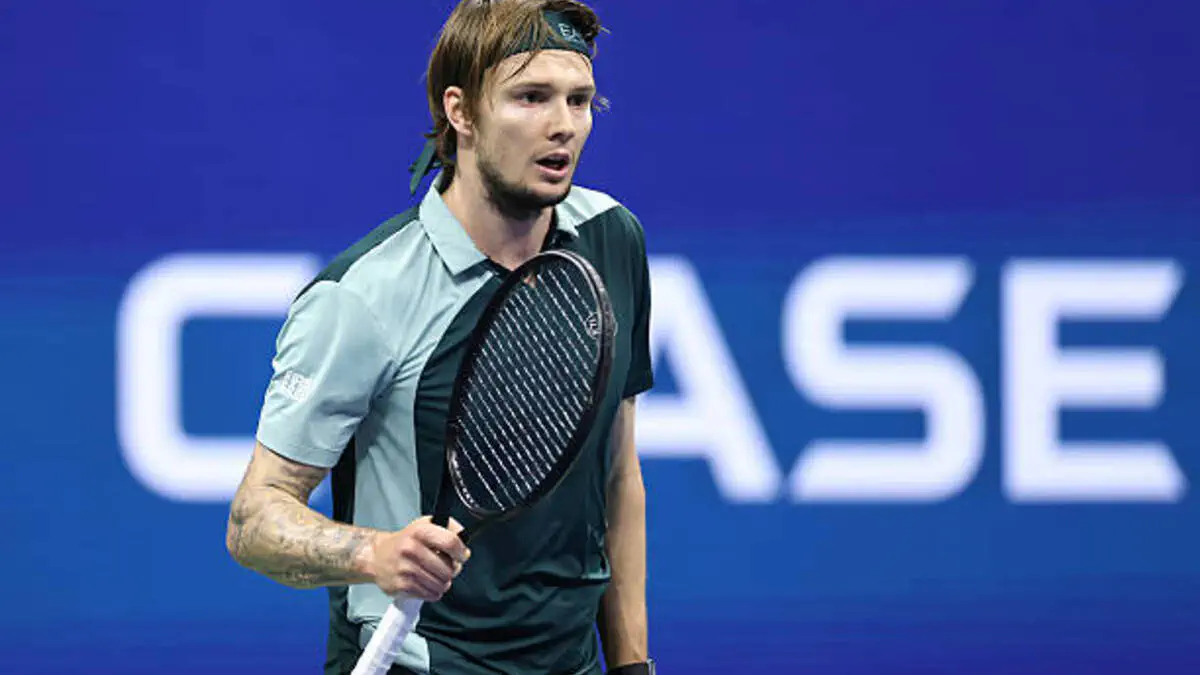 Неожиданный поворот в Куйонге: Бублик оступился перед стартом Australian Open