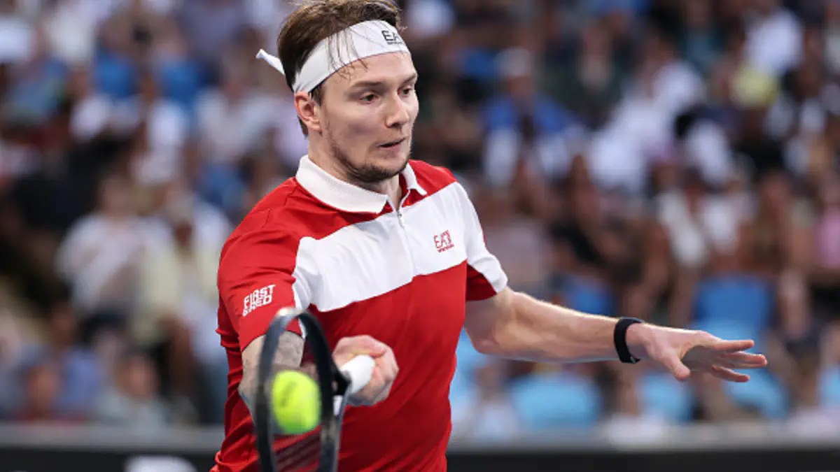 Александр Бублик уверенно вышел во второй раунд Australian Open