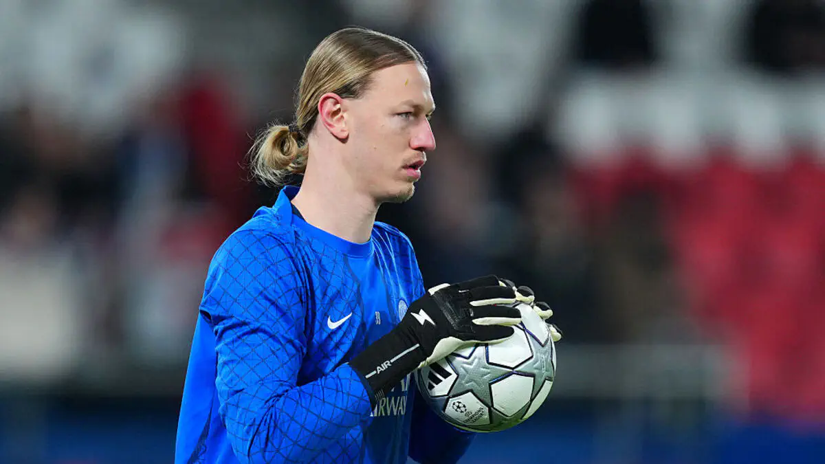 Король пенальти. Матвей Сафонов отразил очередной 11-метровый
