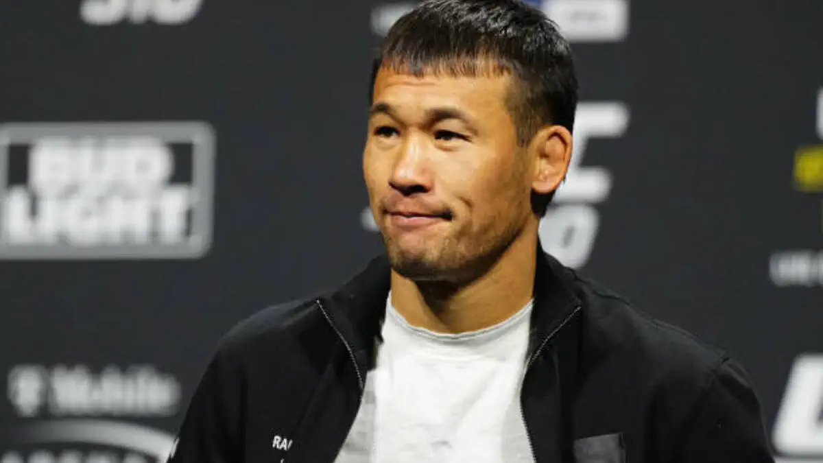 «Ты справишься»: легенда UFC поддержал Шавката Рахмонова после тяжелой травмы