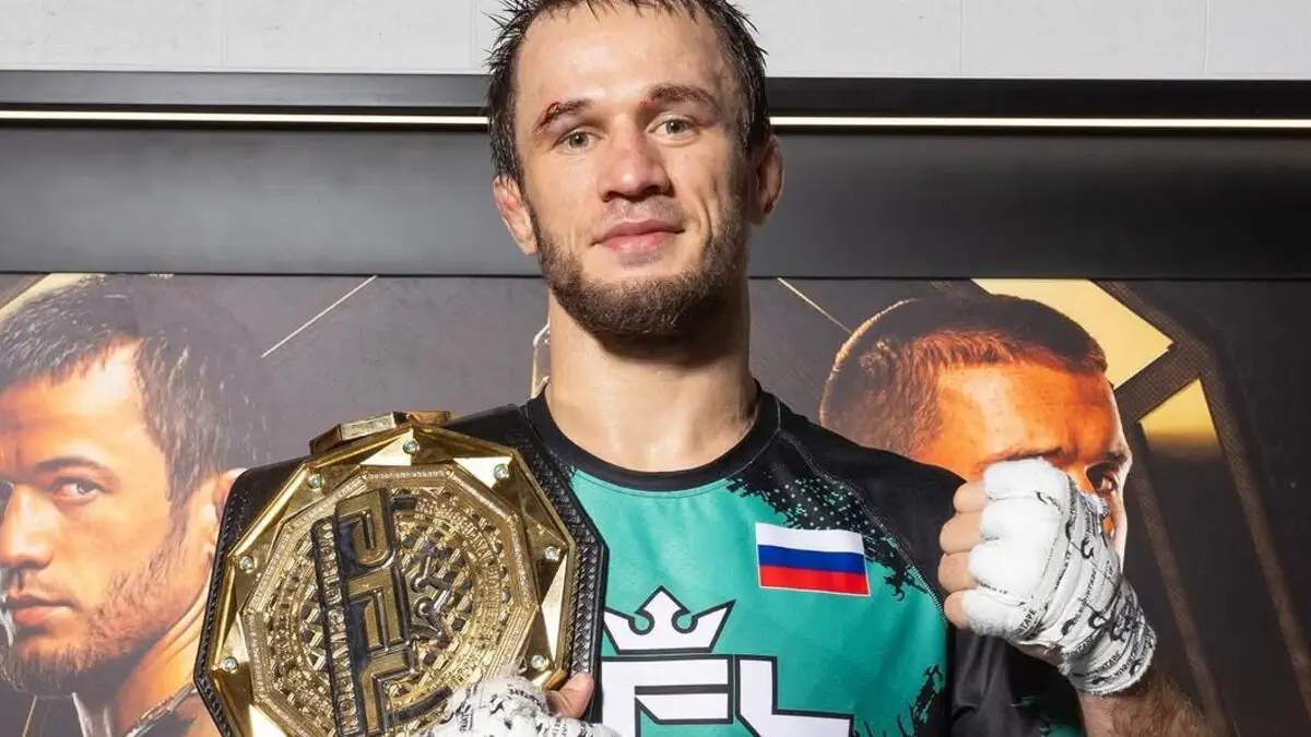 Усман Нурмагомедов победил Альфи Дэвиса и защитил титул PFL