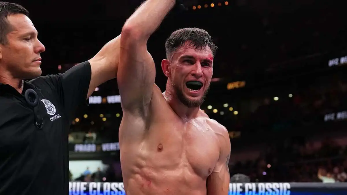 Веретенников сенсационно «вырубил» ветерана UFC в первом раунде в Лас-Вегасе