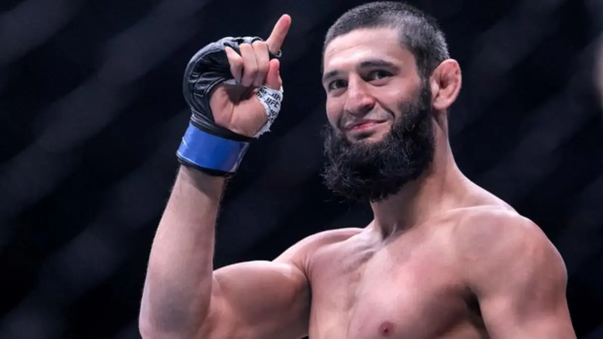Чимаев поднялся в категорию выше и получил бой за пояс в UFC
