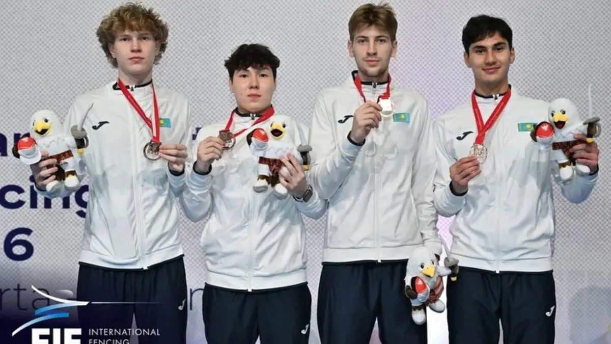 Казахстанские шпажисты завоевали «бронзу» юниорского чемпионата Азии по фехтованию