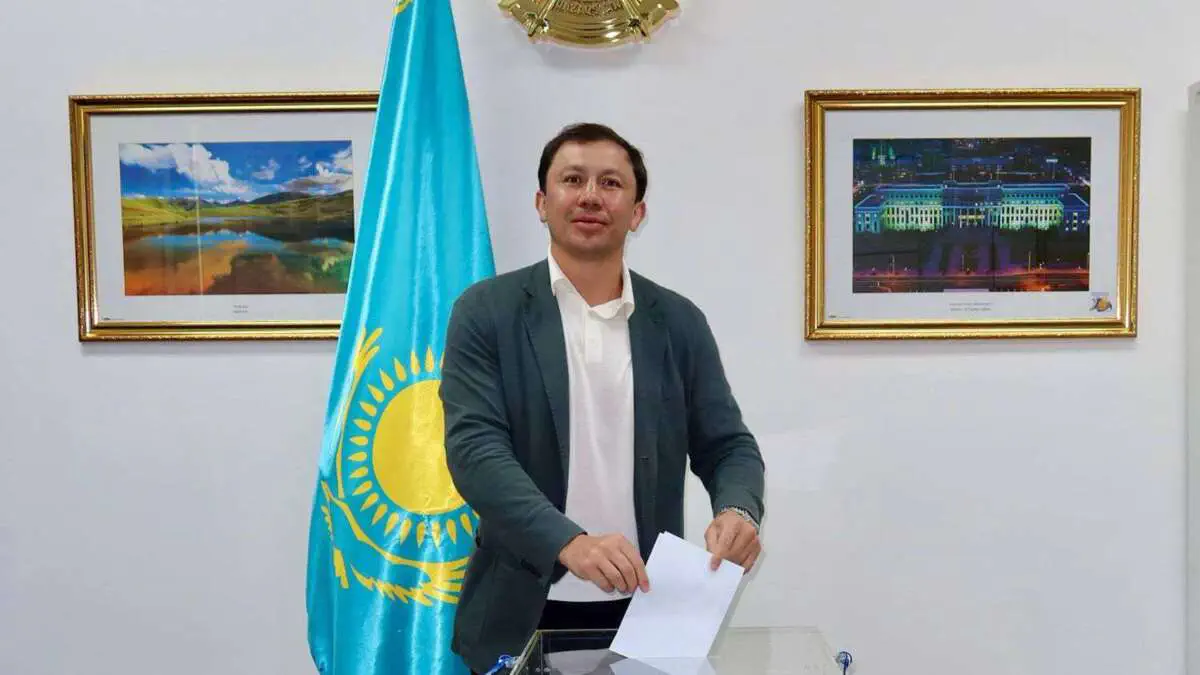 Геннадий Головкин проголосовал на референдуме в Таиланде
