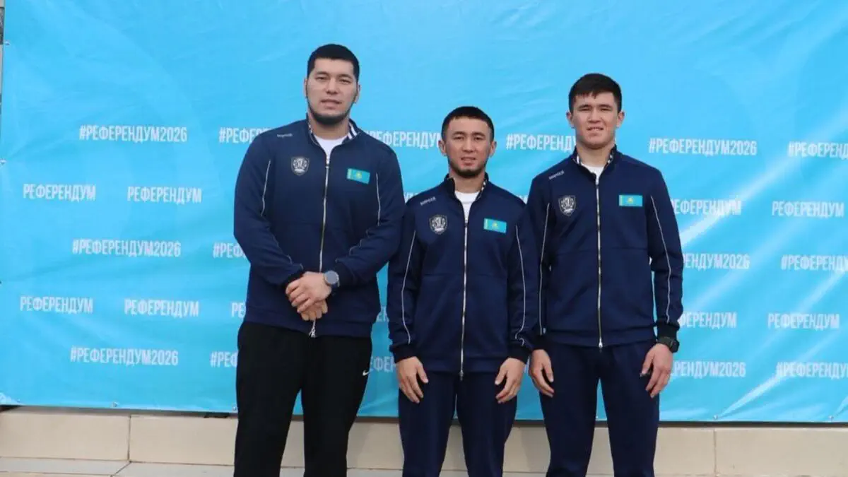 Казахстанские звезды спорта проголосовали на референдуме