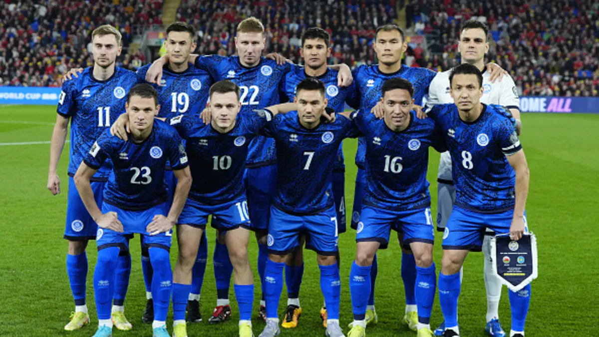 Сборная Казахстана перед матчами FIFA Series собралась на стадионе в полном составе