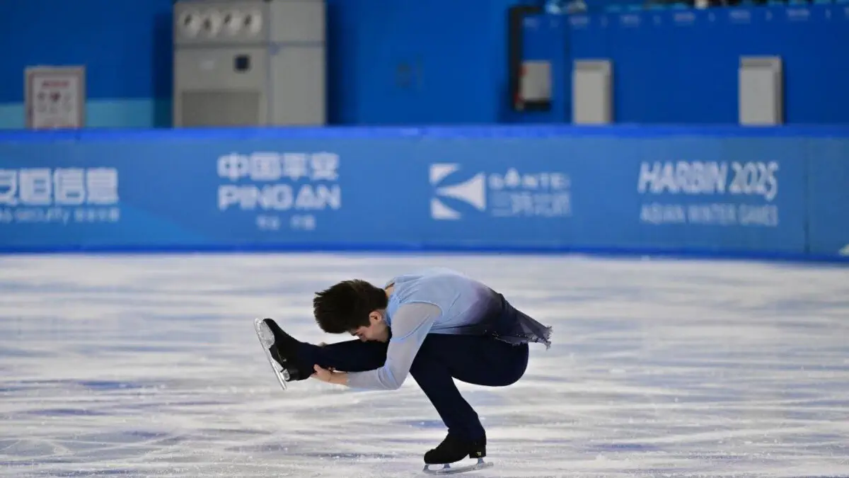 Казахстанский фигурист провально выступил на дебютном чемпионате мира