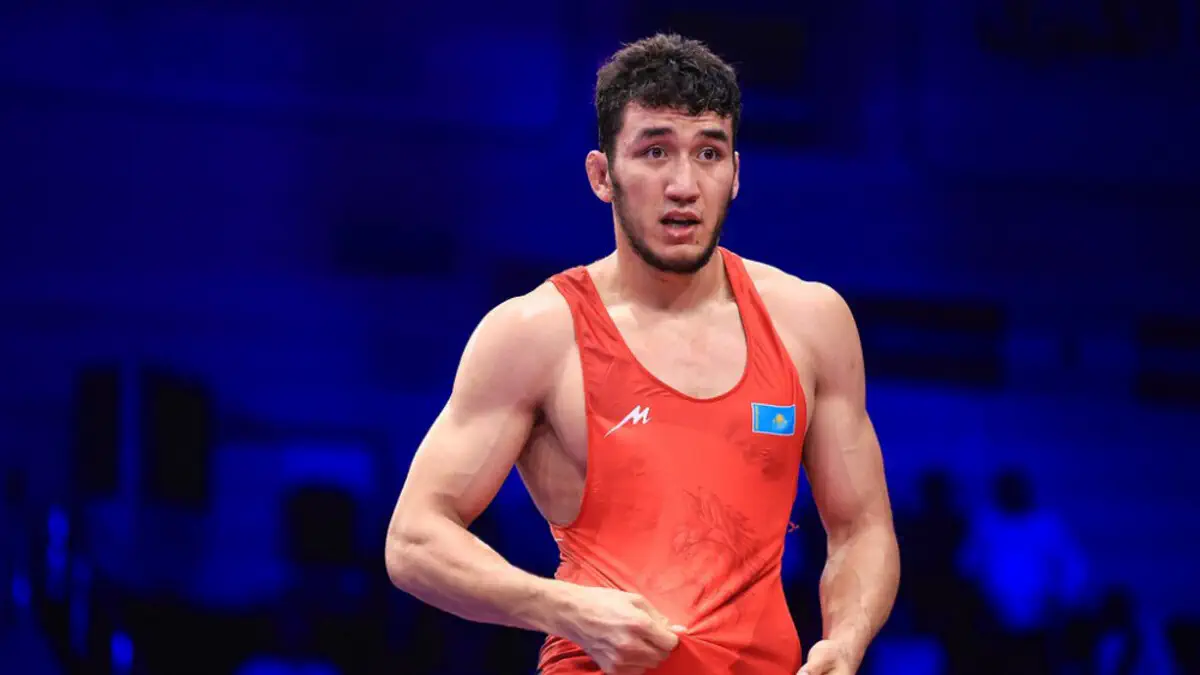 Тренер Ризабека раскрыл план казахстанца на битву с олимпийским чемпионом