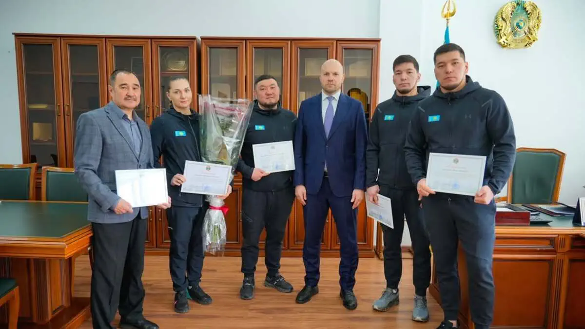 Братьям Оралбай получили миллионы за победу на ЧА