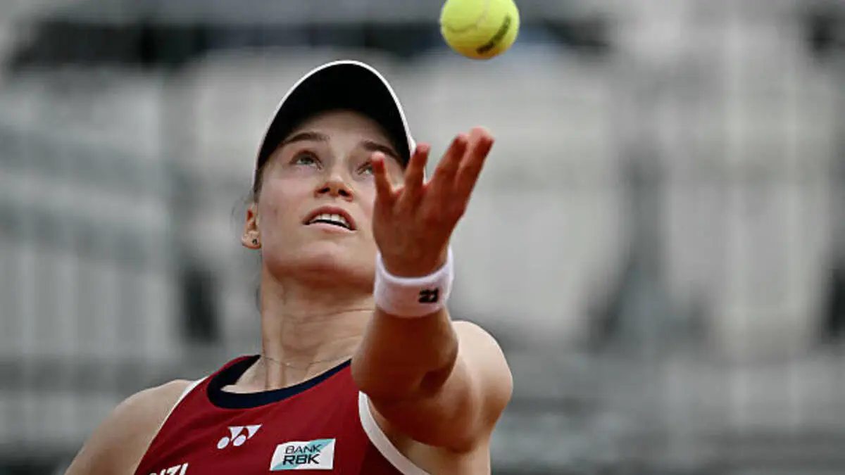 Рыбакина уверенно вышла в 1/8 финала престижного турнира в Риме