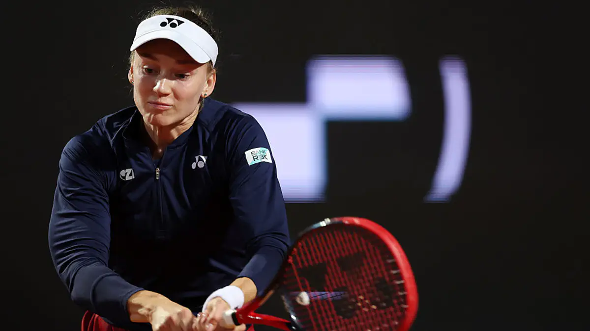 Рыбакина разгромила Плишкову и прошла дальше на турнире в Риме