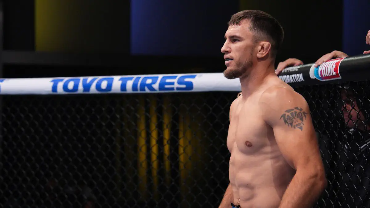 Видео: Веретенников потерпел досрочное поражение в UFC