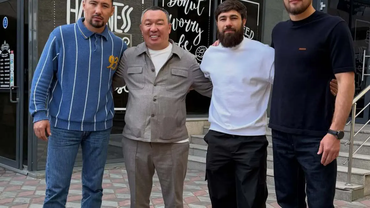 Шавкат Рахмонов и Жанибек Алимханулы посетили турнир в Павлодаре