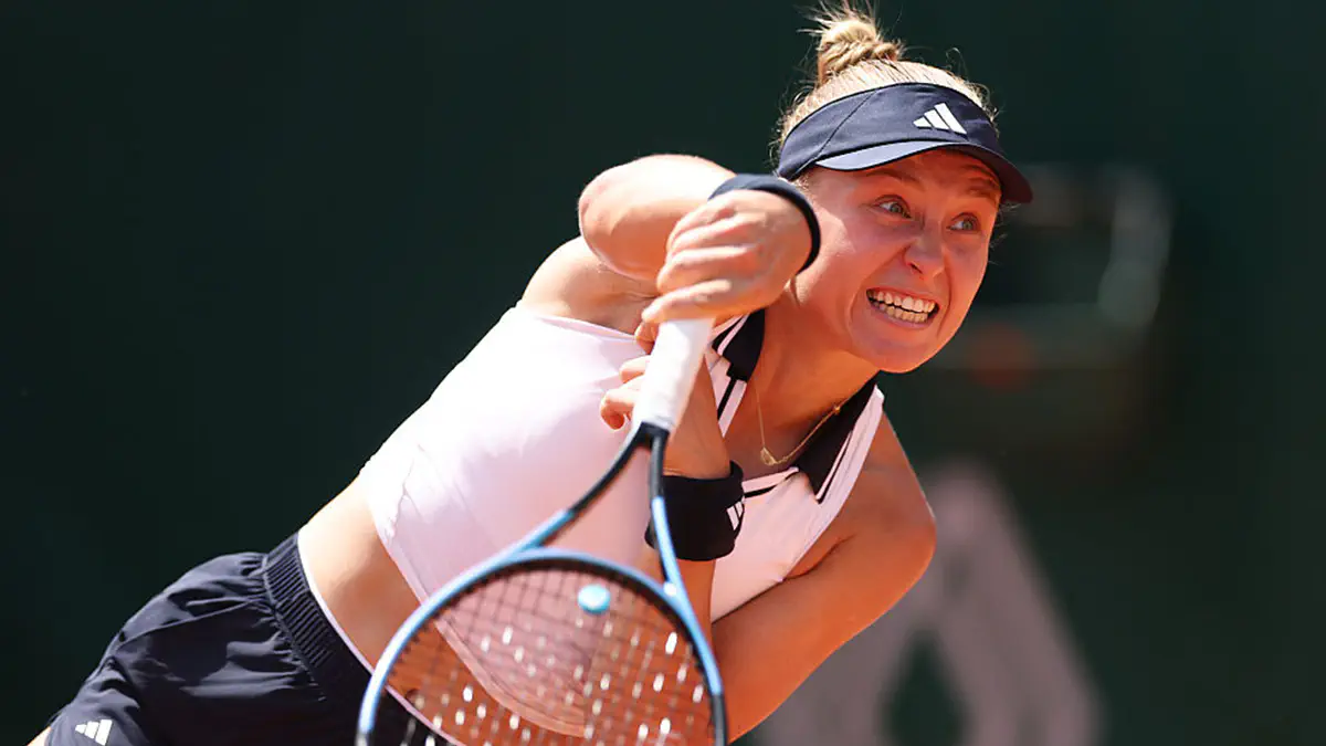 Обидчица Рыбакиной с разгромом вылетела с Roland Garros от 149-й ракетки мира