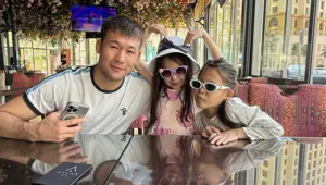 «Shakvkat team»: жена Рахмонова показала фото бойца с детьми