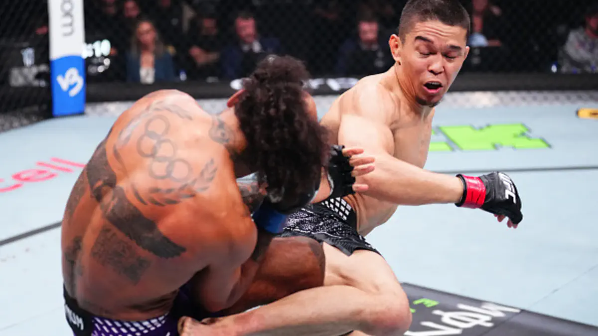 Асу Алмабаев победил американца досрочно на турнире UFC в Баку