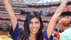 Горячая поддержка: бывшая порноактриса Mia Khalifa болела за сборную Испании на трибунах